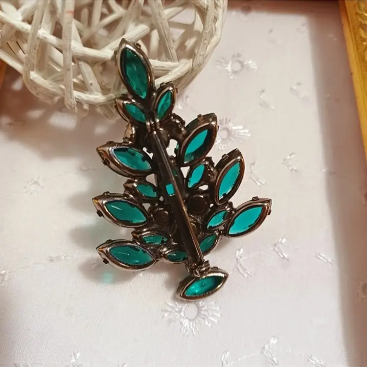 Vintage bezel set rhinestone Christmas tree brooch