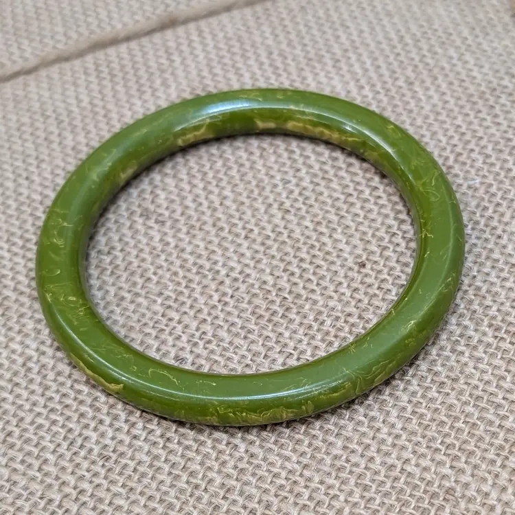 Vintage Marbled Spinach Green & Yellow Bakelite Bangle Rounded