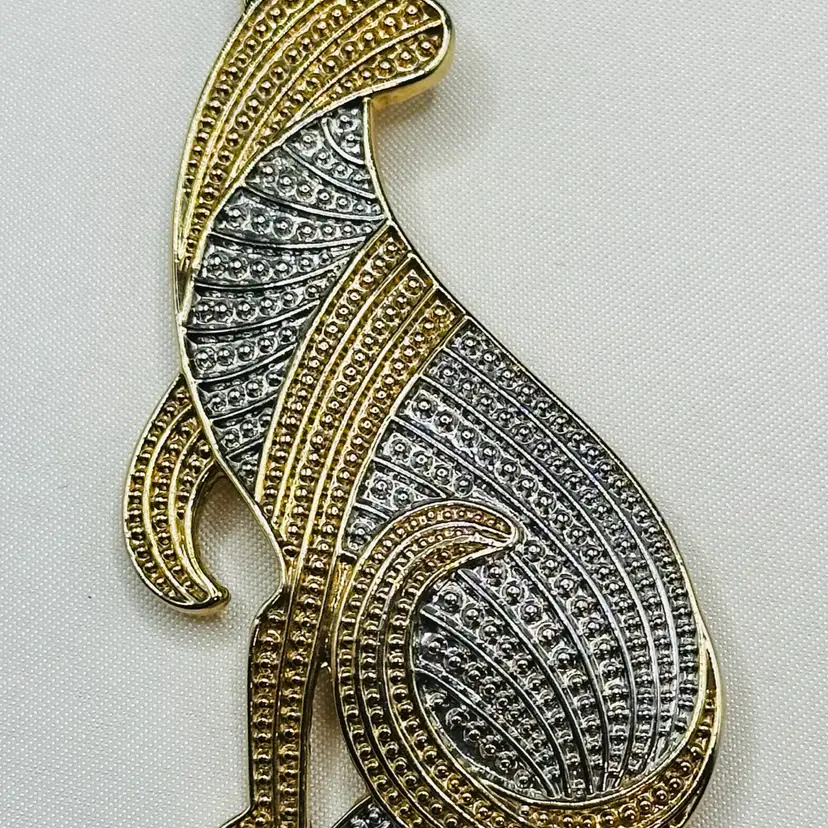 Two-Tone Textured Cat Brooch