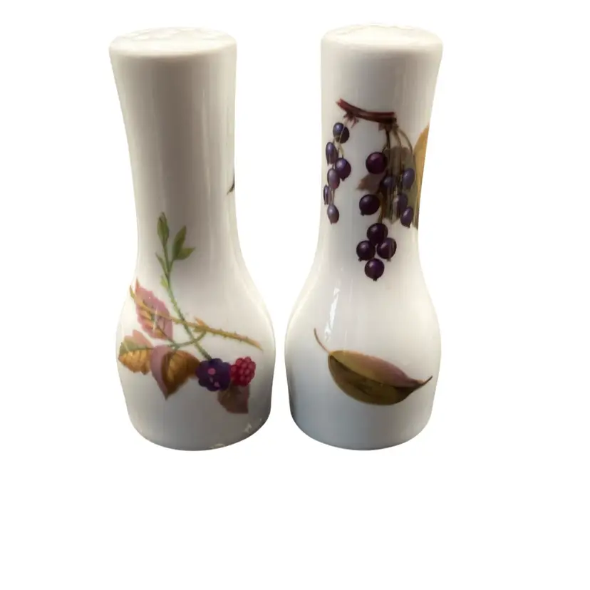 Royal Worcester. Salt & Pepper Shakers In Eversham Pattern
