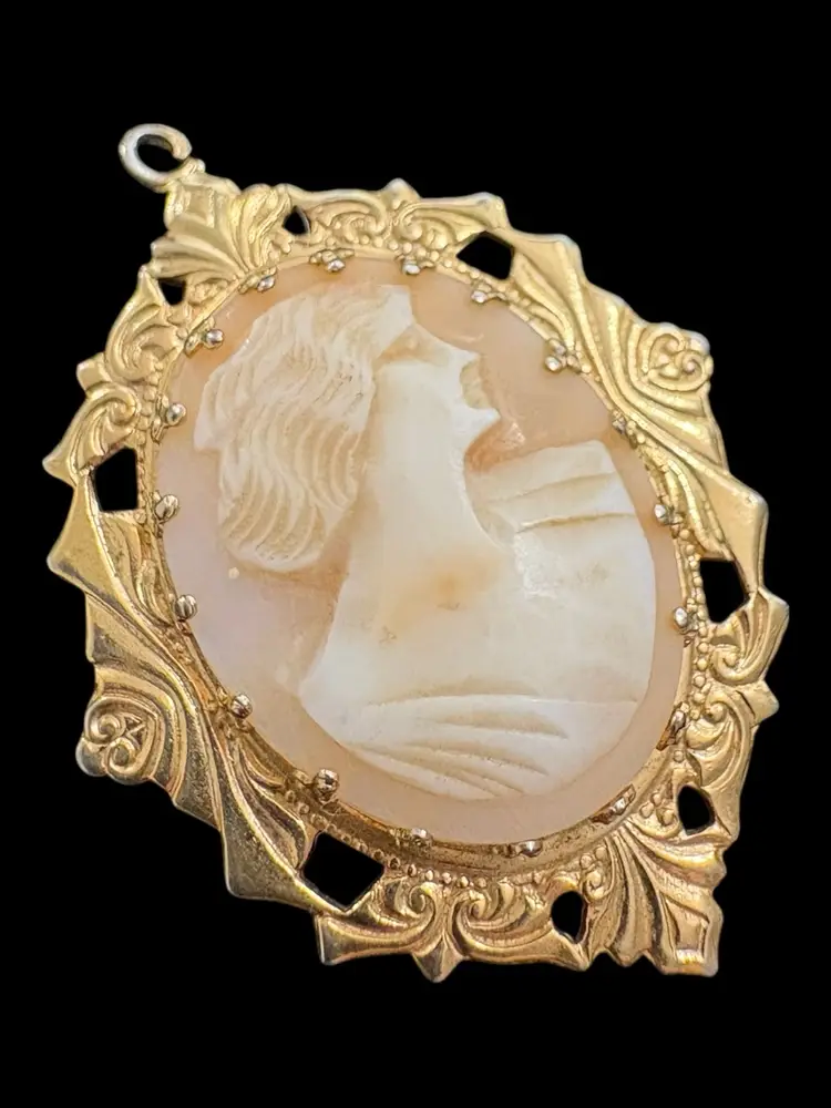 #01 Vintage Genuine Shell Carved Cameo Pendant