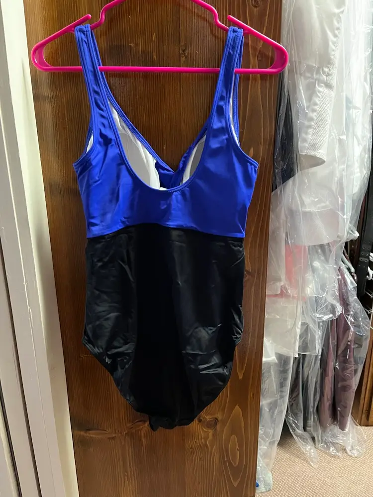 Venus Women’s Size 14 One Piece Swimsuit / New Without Tags