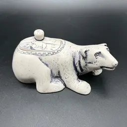 Scrimshaw Comoy's of London VTG Polar Bear Trinket Box 5.5" long