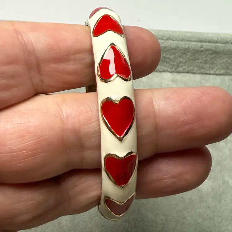 Vintage White & Red Enamel Hinged Clamper Bangle Bracelet Gold Tone