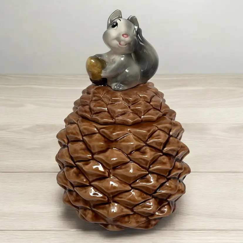 Vintage METLOX Gray Squirrel Sitting on Pinecone Cookie Jar USA 12" Tall