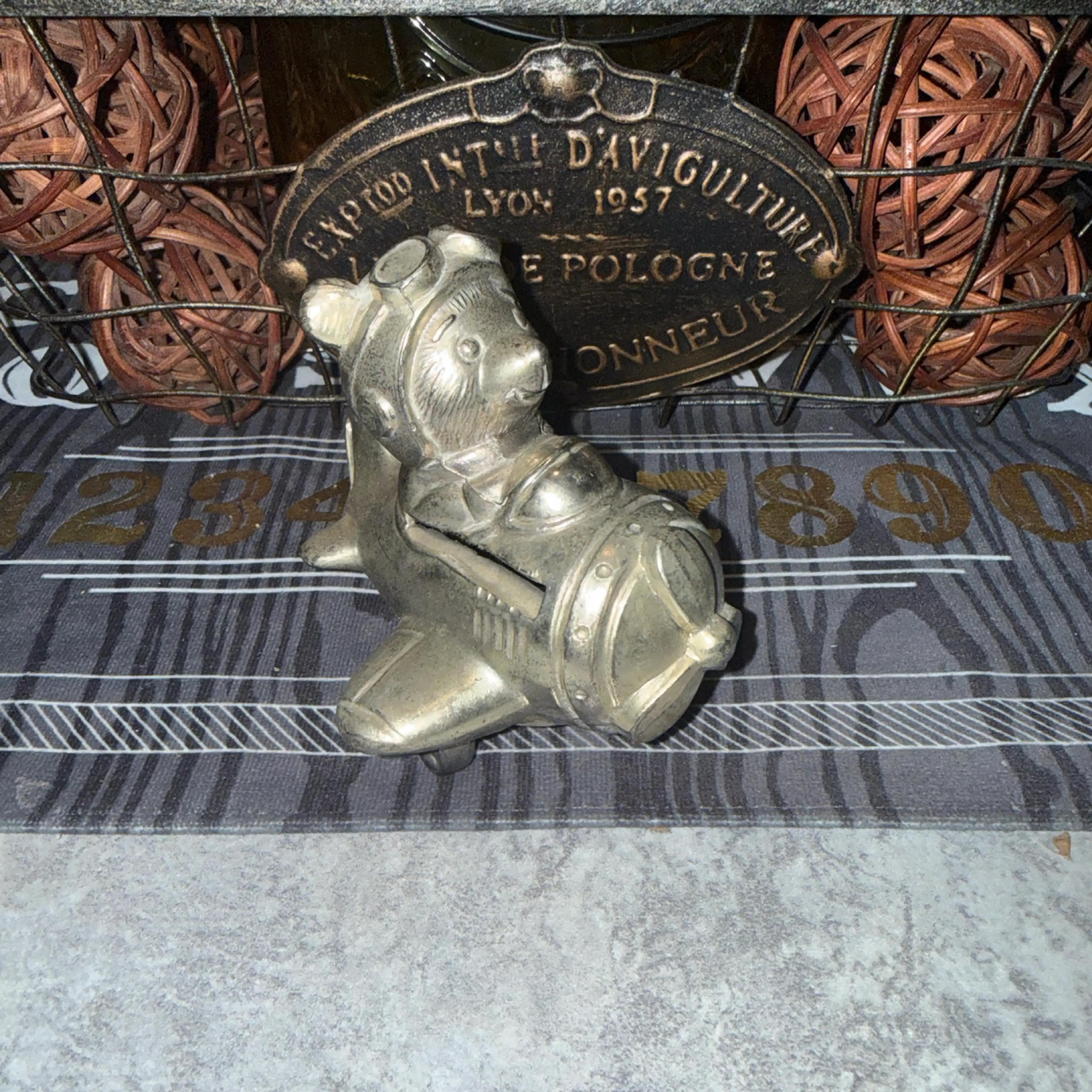 Image 2 of 2