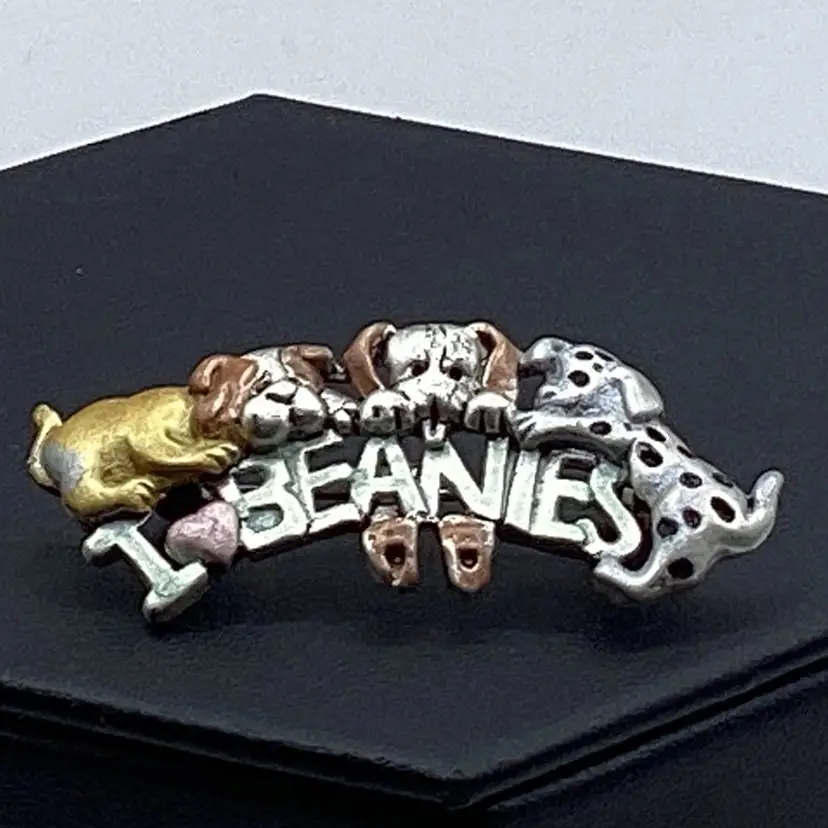 #13 Apr 25th Brooch 3 Dogs I Love Beanies