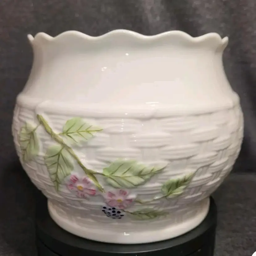 Vtg Belleek Summer Briar Planter Basket Jardiniere • Basket Weave • c. 2000