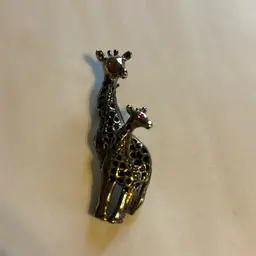 Silver Tone Giraffe Brooch Red Rhinestones