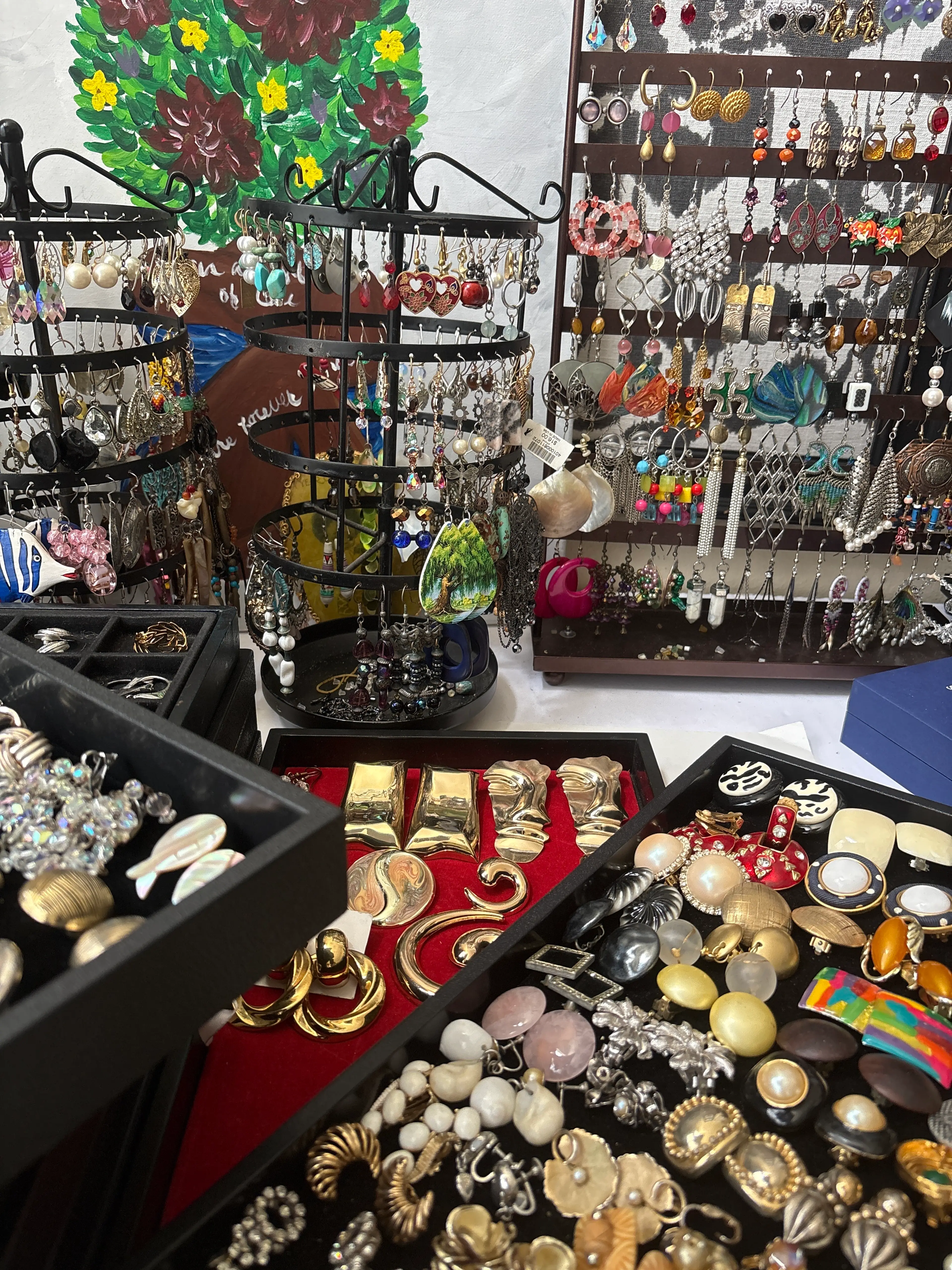 Pop Up! Vintage Jewelry