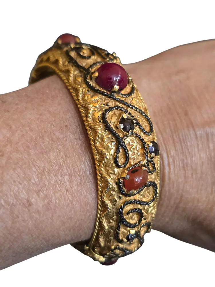 Vintage Signed Castlecliff Etruscan Enameled Jeweled Bangle Bracelet (A9466)