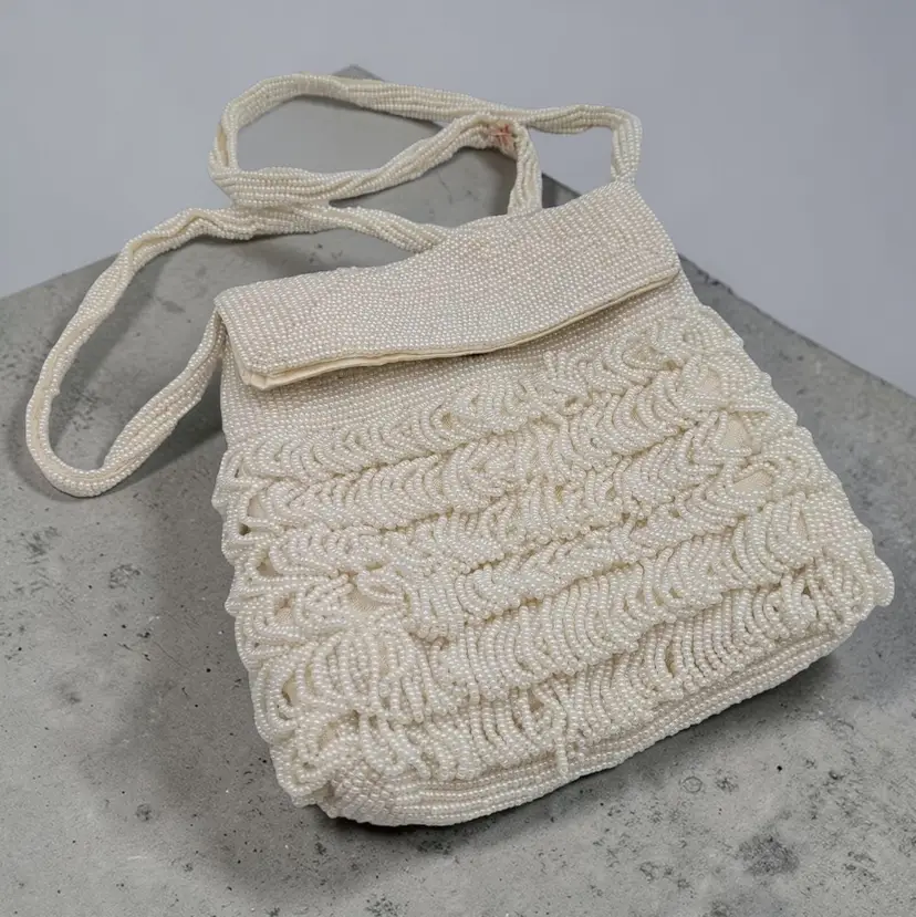 Vintage Walborg White Dangling Beaded Snap Closure Purse Made In Japan