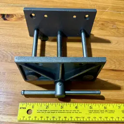Bench Vise - 4" Capacity