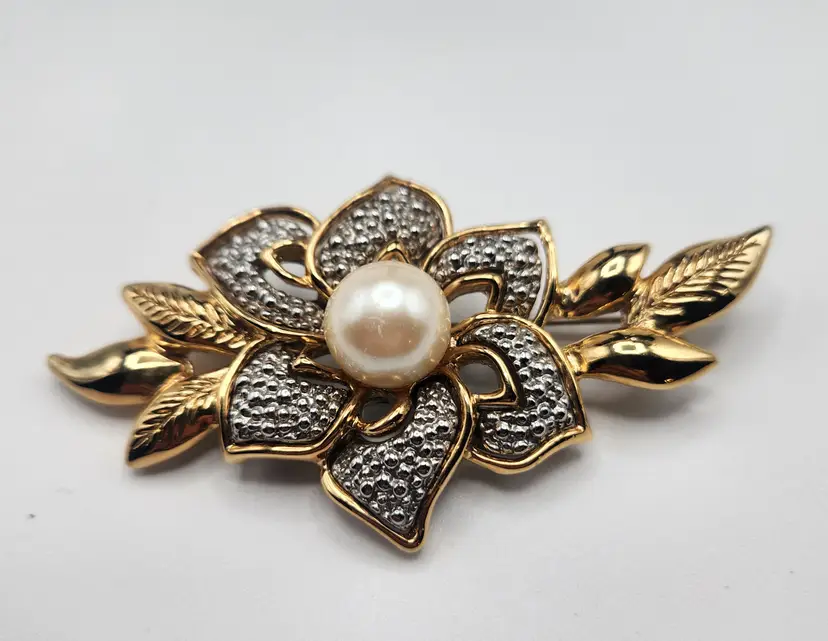 Park Lane Coat Brooch - Unsigned