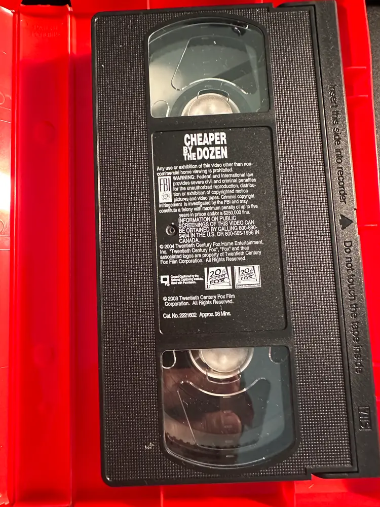 Nostalgic Family Fun! Cheaper by the Dozen (2003) VHS - Steve Martin Comedy