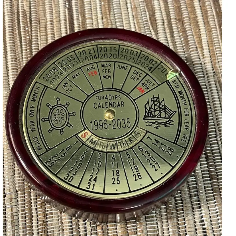 #01 Vintage Nautical 40 Yr Perpetual Calendar 1996-2035 Paperweight