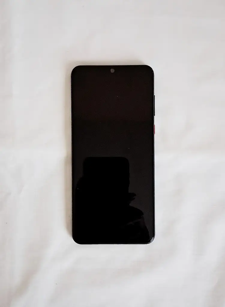 ZTE ZMax 10 (Z6250CC) Phone – 32GB – Unlocked & In Excellent Working Condition