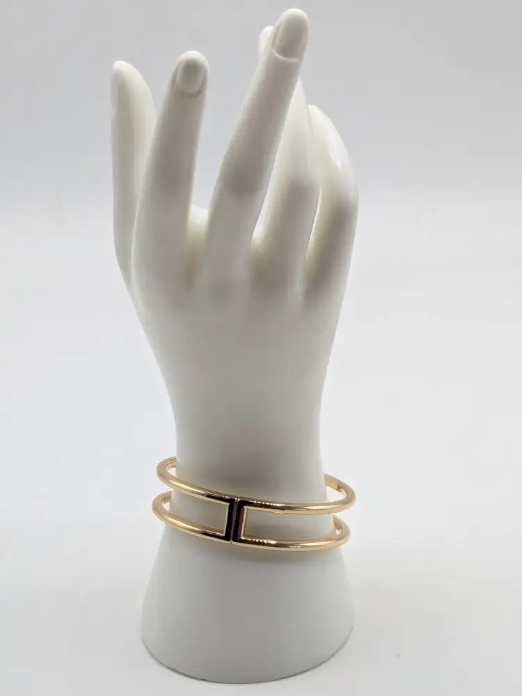 On 34th Gold Tone Hinged Bangle Bracelet NWT