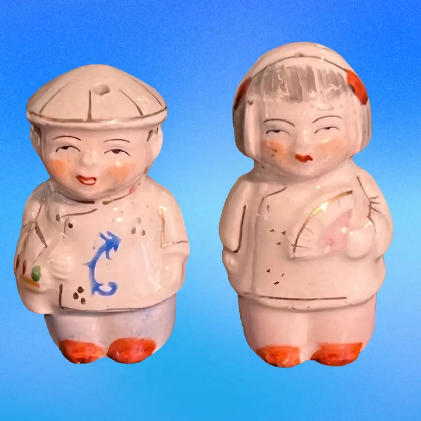 Vintage Ceramic Asian Couple Handpainted Japan Shakers