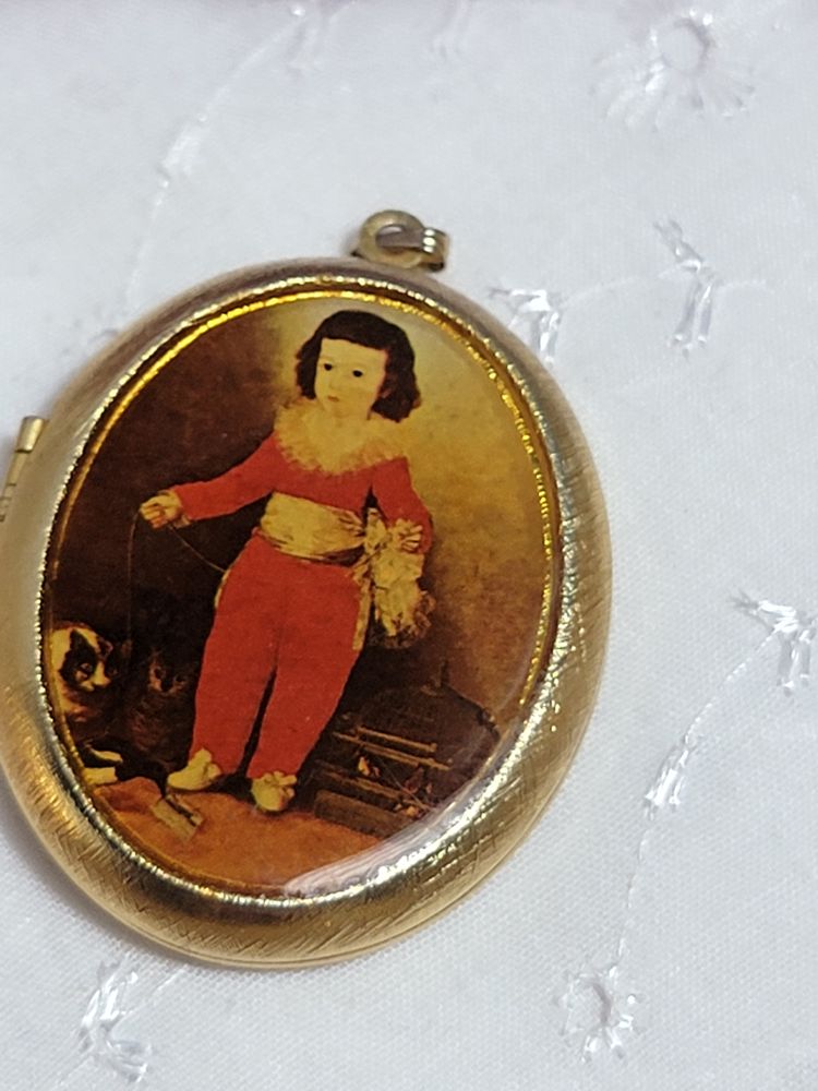 Vintage Da Vinci goldtone locket