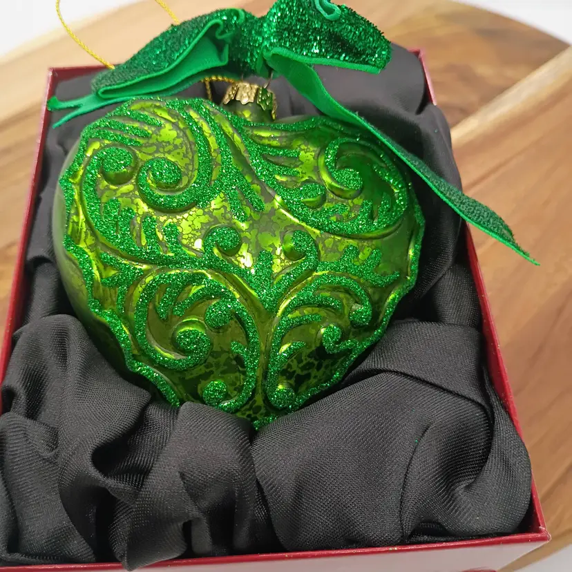 #01 Hand Blown Glass Puff Heart Ornament  Scroll Design and Glitter 3.5" NIB Green