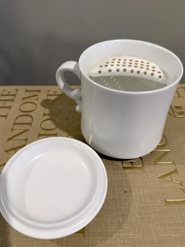 Tea Cup With Internal Diffuser