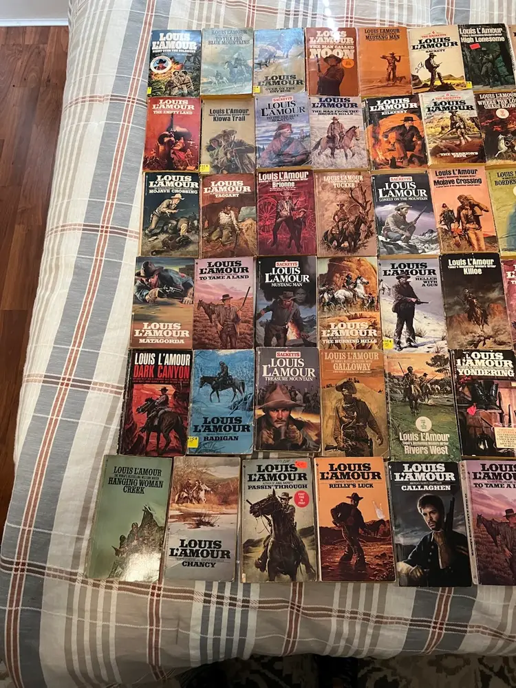 Lot of 54 Western Paperback Books Louis L'Amour