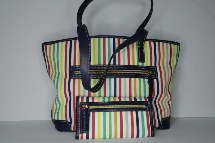 Dooney & Bourke Set Handbag And Wallet