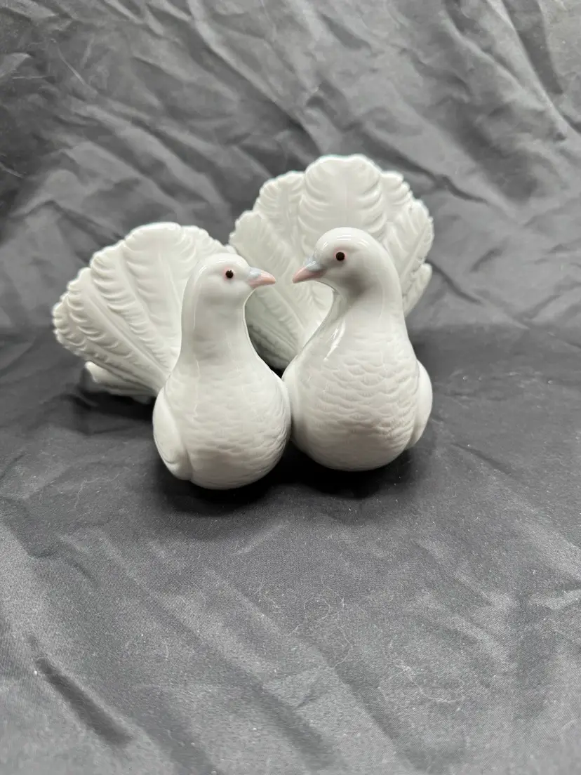 VTG Lladro Porcelain Love Bird Sculpture #1169