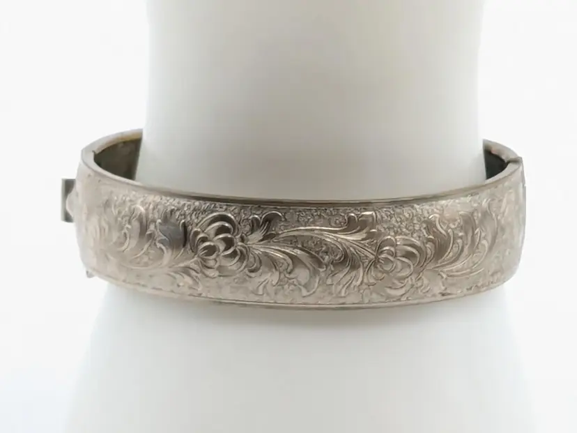 Silver Tone Etched Bracelet Hinged READ