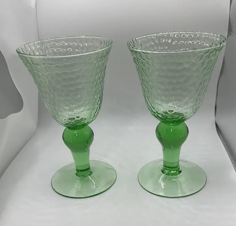 Artland Iris Seeded Light Green Glass 10 Ounce Goblets 6 1/2" x 3 3/4" Set 2