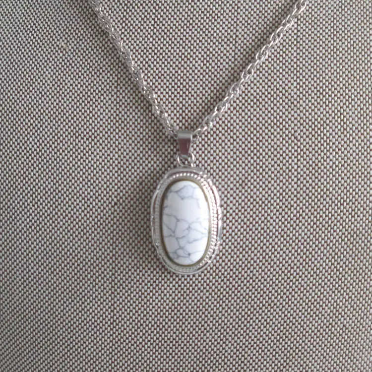 NOS Silver Necklace with Oval White Agate Pendant