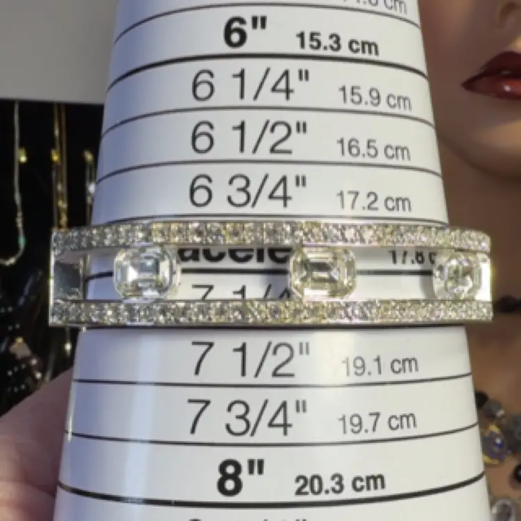 Silver tone Rhinestone Clamper Bracelet Size 7.25”