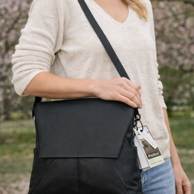 New-Pielino Genuine RFID Protection Leather Black Crossbody Crossbody Bag New $192