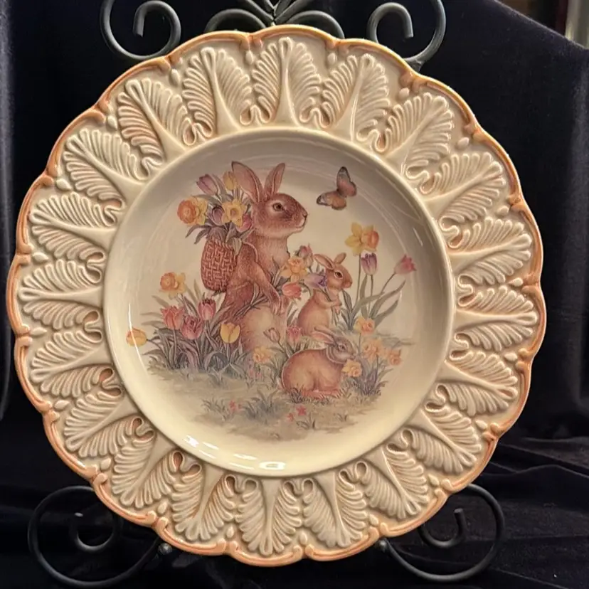 Darling Cracker Barrel Easter Traditions Bunny Plate