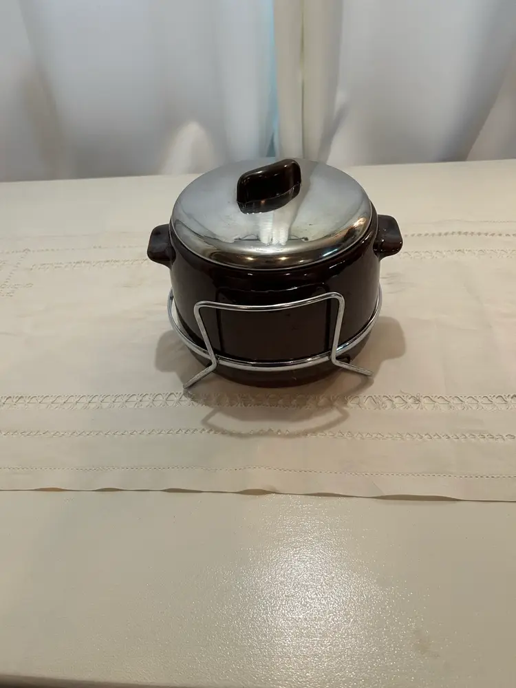 1950’s Westbend Bean Pot With Lid And Stainless Holder H 7.5 In Di 6.5 In Wt 3.8 #