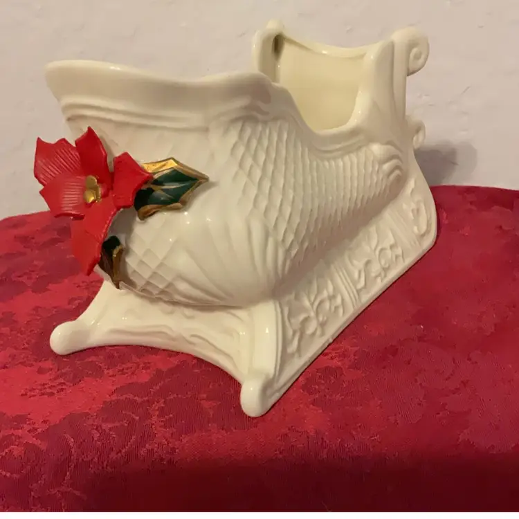 Santa’s Christmas Poinsettia Sleigh