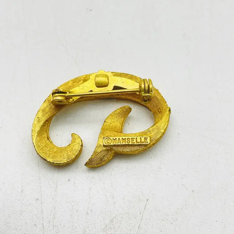 Vintage MAMSELLE Gold Tone Script Letter G Brooch Pin Signed 11752