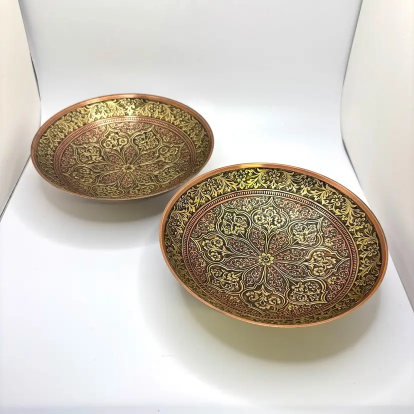 Pair Of Beautiful Floral Detail Two-toned Brass Pedestal Dishes Bowls 6”x1.5”