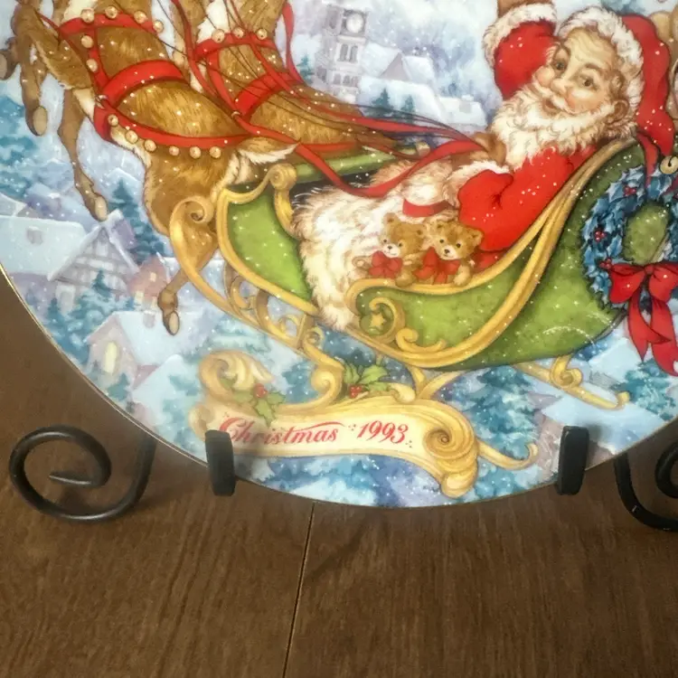 1993 avon Christmas Gold trim plate