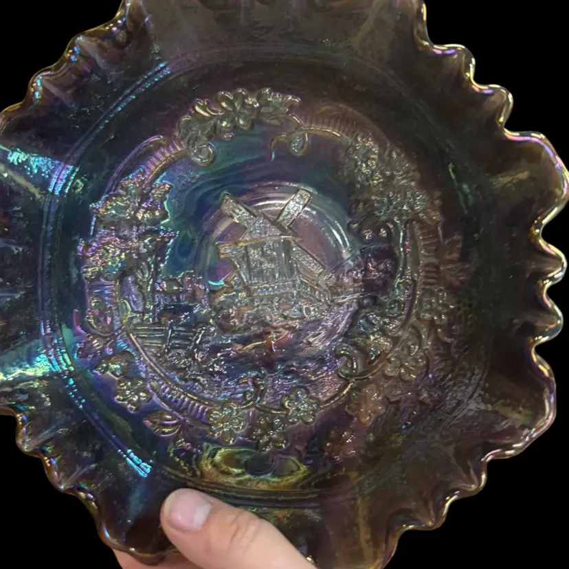 1914 imperial amethyst, carnival glass windmill bowl
