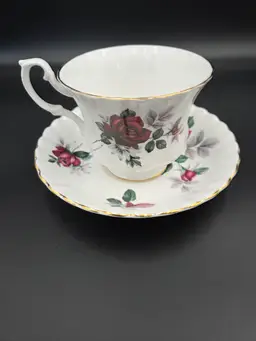 Royal Albert Footed Tea Cup & Saucer – Deep Red Roses Bone China England