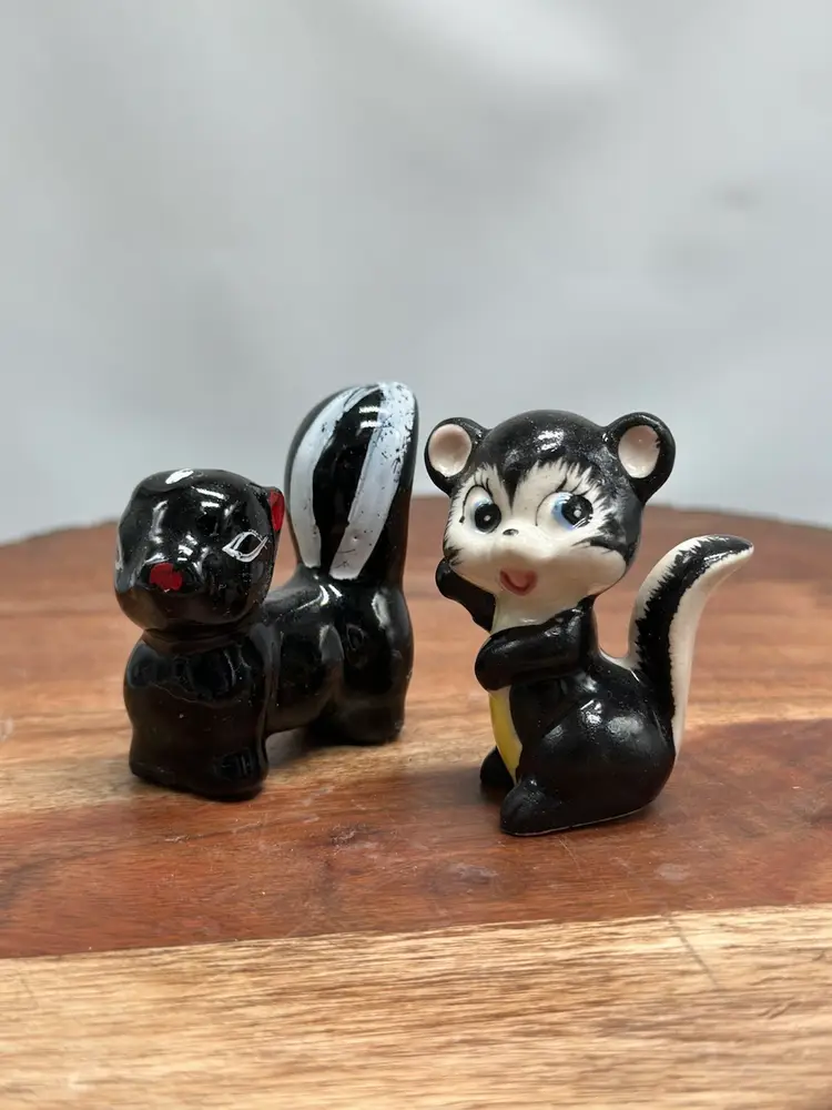 Vintage Kitschy Skunks Adorable Pottery & Porcelain Japan Kitsch
