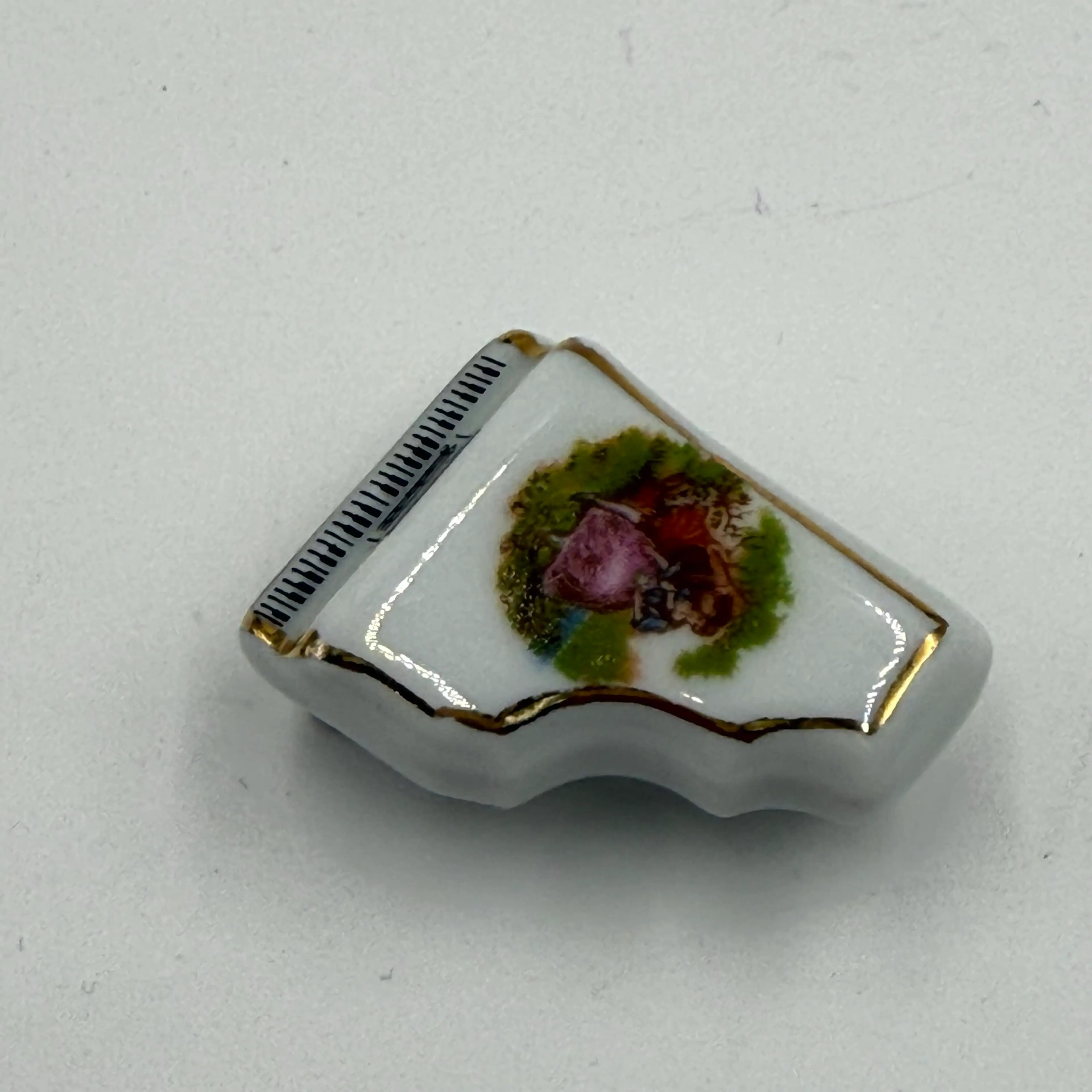 Image 4 of 8