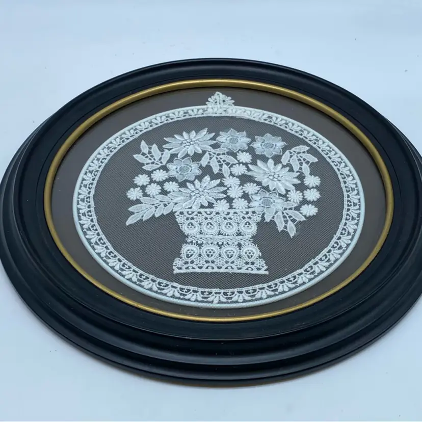 #2405 Vintage oval framed white lace floral arrangement plaque.