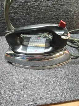 Vintage General Electric Iron