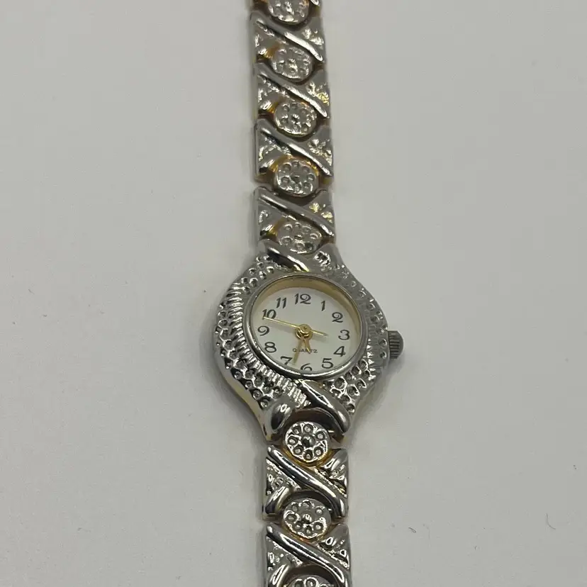 Bell Rose quartz Silver Tone Ladies Watch