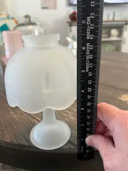 Vintage Westmoreland White Satin Frosted Glass Fairy Lamp, See Photo, 1 Tiny Ship On One Of The Scalloped Edges Otherwise Beautiful!😍