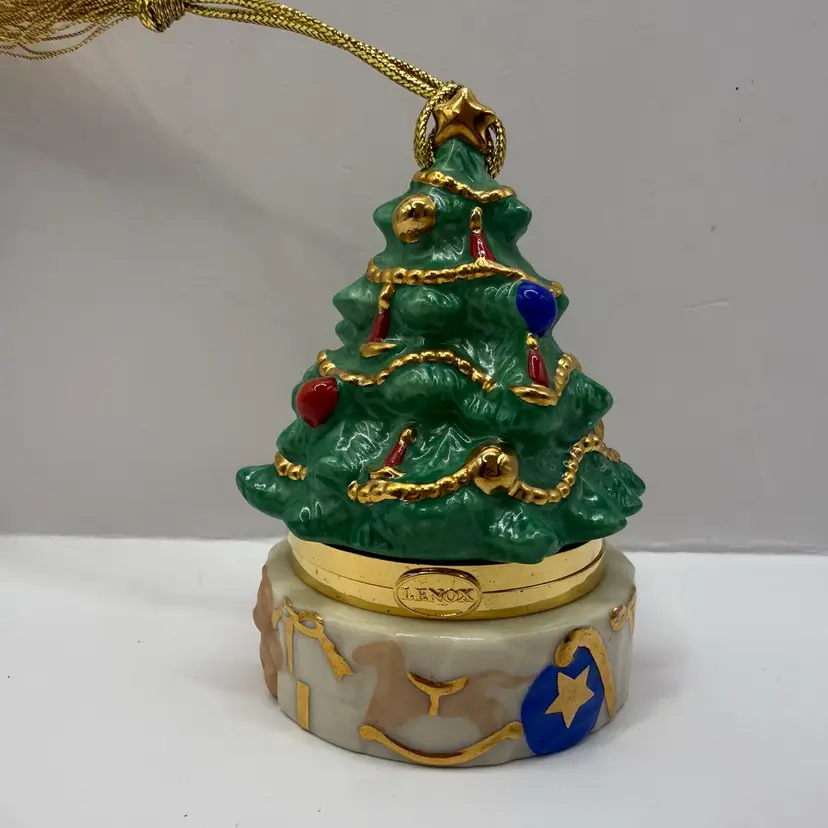 Lenox China Treasures Christmas Tree Trinket Box Ornament 3”