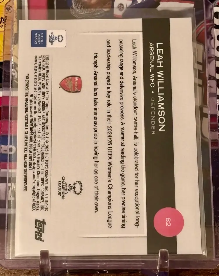Leah Williamson 2024/25 Topps Chrome UWCL Pink /250 Arsenal England Soccer Card
